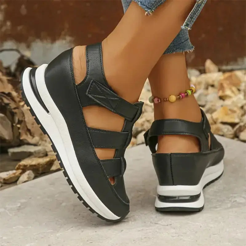 Marianne | Closed Sports Orthopedic Sandals